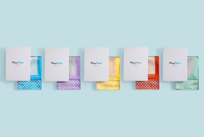 風呂敷スカーフ（空色、りんどう色、きはだ色、サンゴ色、若竹色） イメージ 1